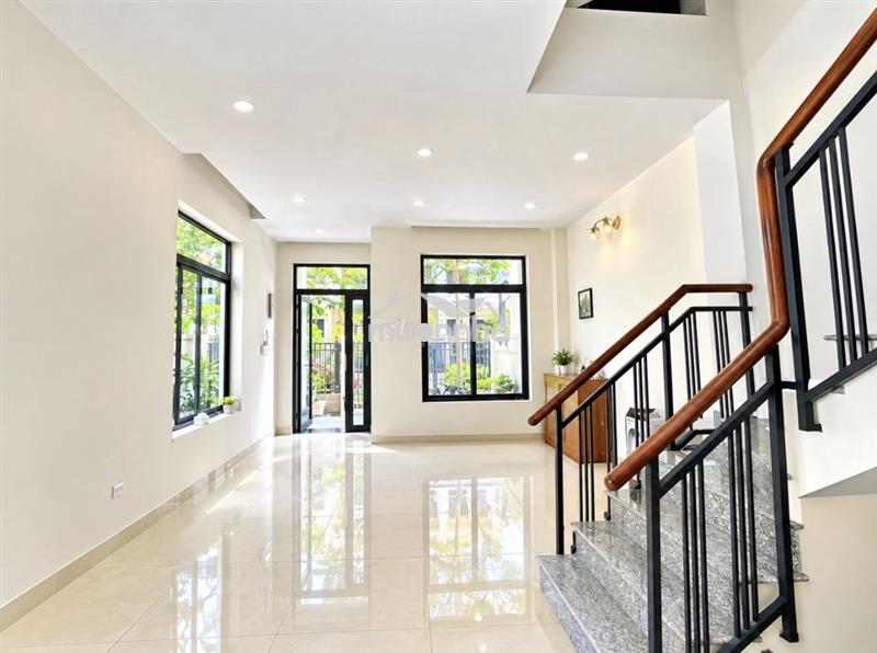 Cho thuê mặt bằng văn phòng 7x20m, 15triệu 1trệt 1lầu, nhà hoàn thiện