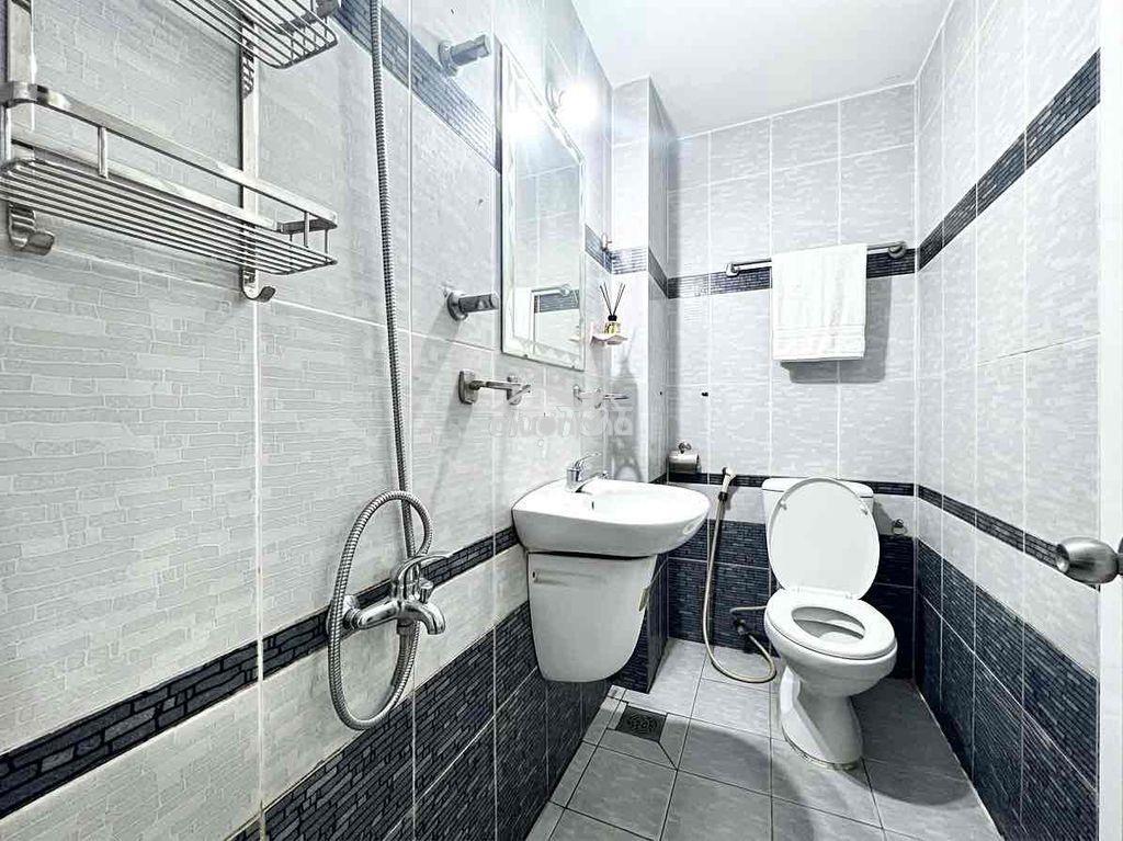 Chính chủ cho thuê phòng ban công 40m2 đường lê quang định - Ảnh 4