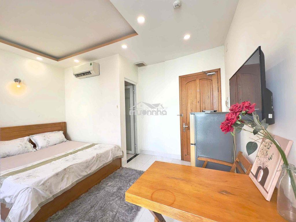 Căn hộ ban công thang máy full nội thất siêu thoáng lê văn sỹ q3 - 4