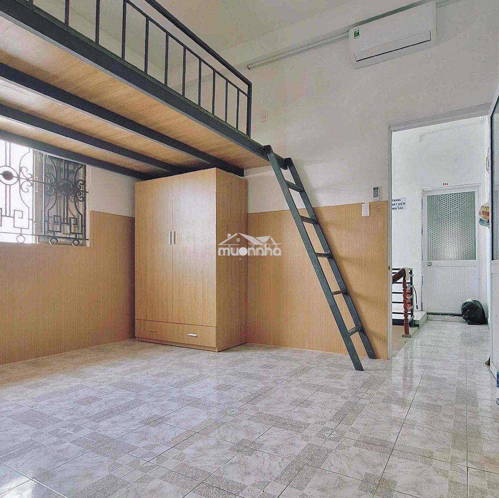 Phòng gác cửa sổ trời full nội thất gần ngã 4 bảy hiền - Ảnh 3