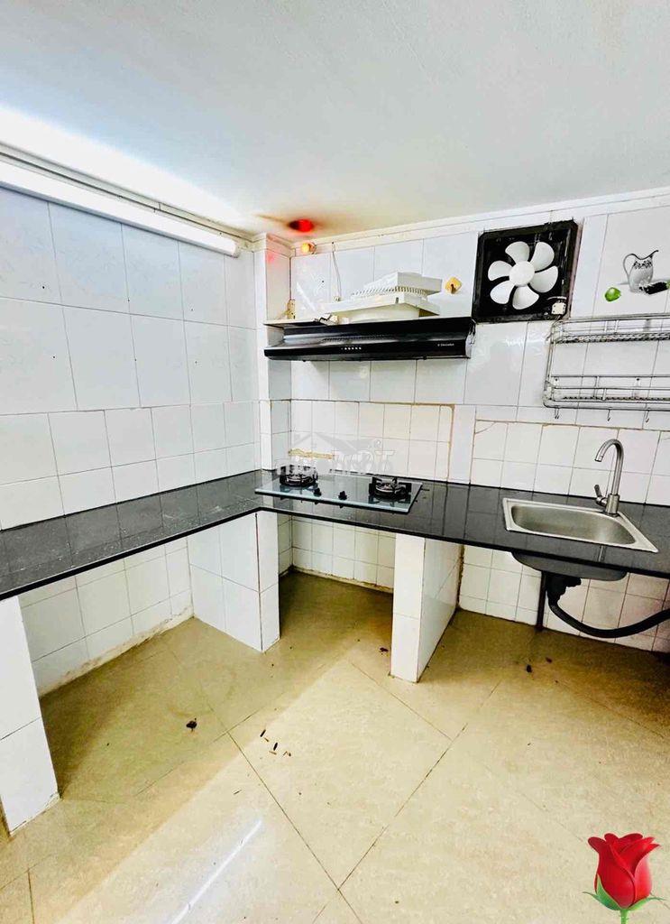 Phạm văn chí quận 6 - 60m2 - chỉ 3tỷ950 2pn btct nở hậu 4m2 - Ảnh 3