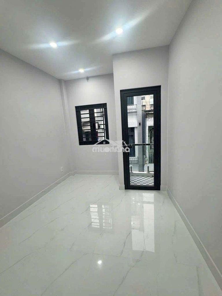 Cho thuê nhà nguyên căn hẻm đoàn văn bơ, gần cầu camelt - 3