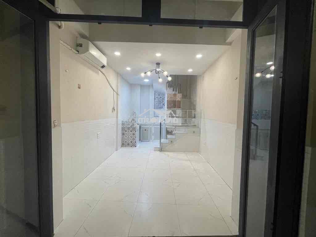 Nhà 3 phòng ngủ 3x8 đoàn văn bơ. hẻm thông - Ảnh 4