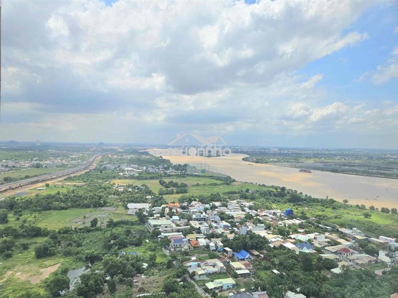 Studio beverly solari giá cực tốt hiện tại.