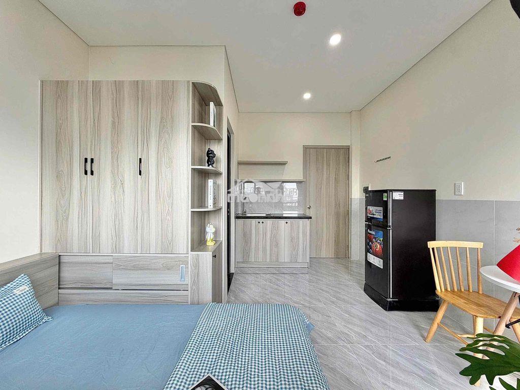Ngay ngã 5 chuồng chó - giữ phòng đến tháng 10 - 4