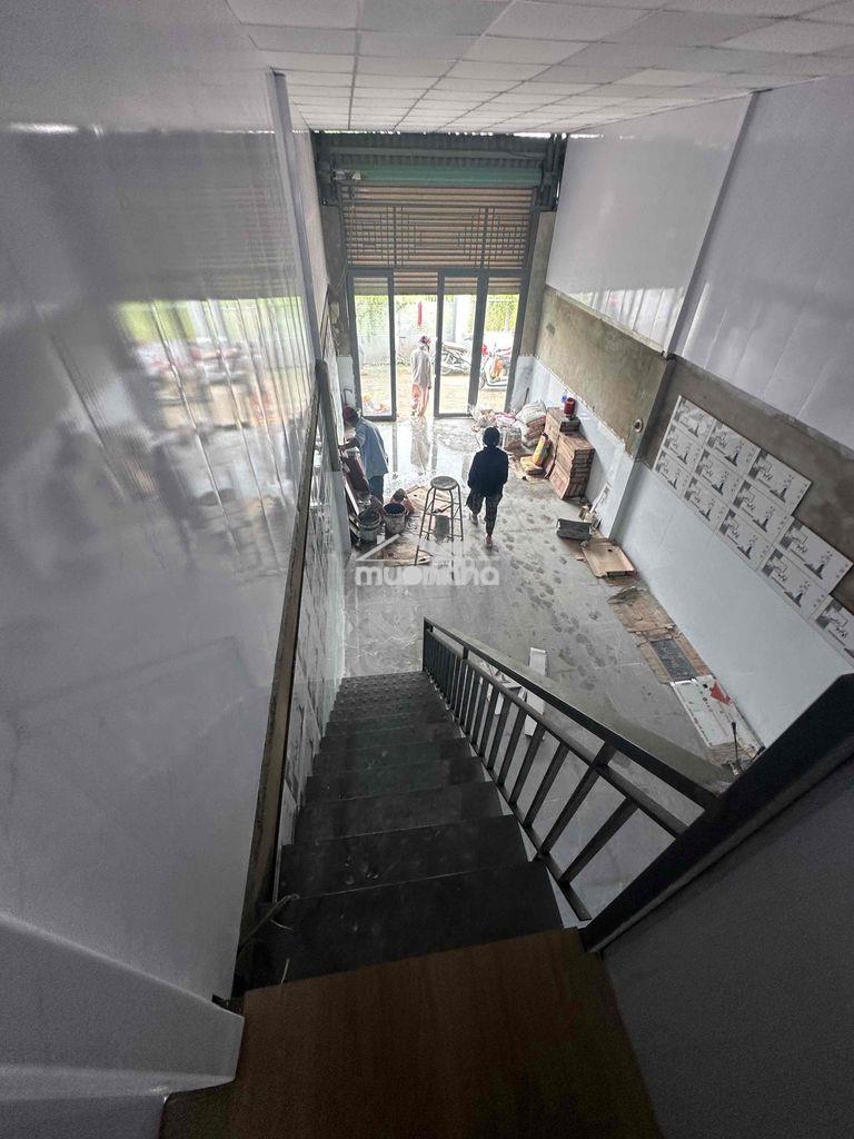 Cho thuê nhà 4x18m 3 phòng ngủ