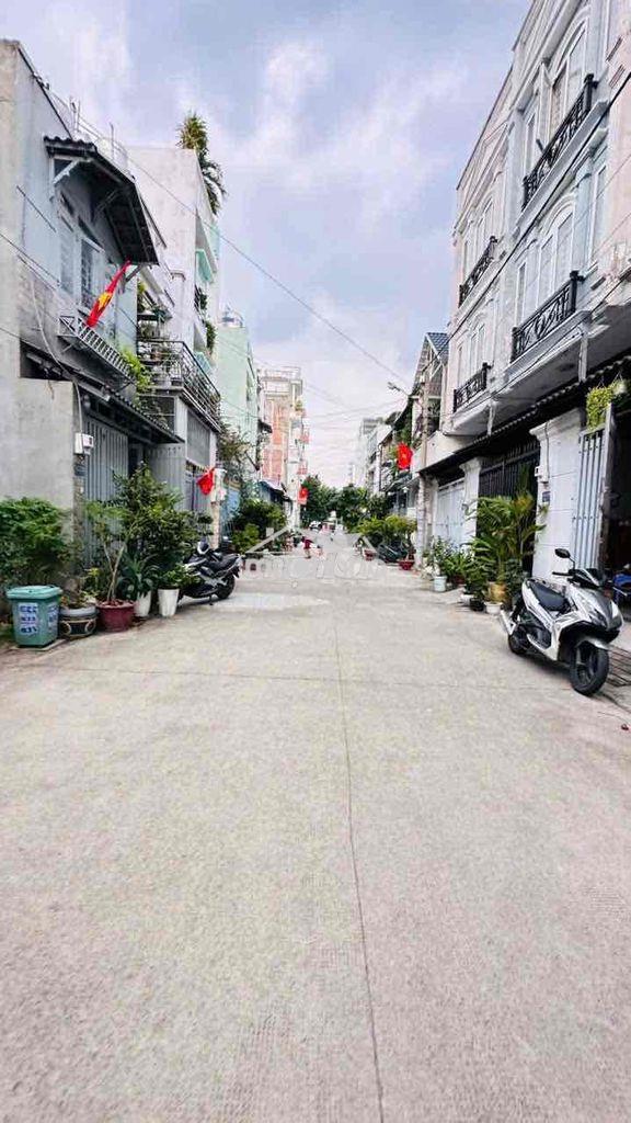 Nhà 2 lầu , ngay chợ cầu đồng thạnh lộc 19 - Ảnh 2