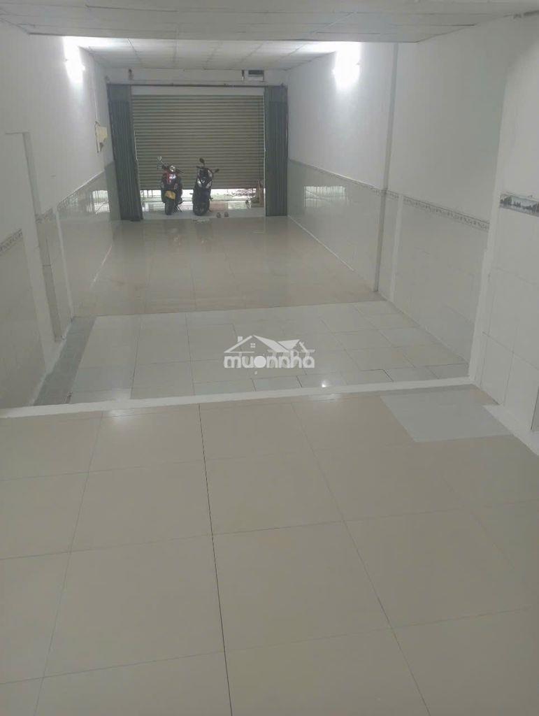 [Cho thuê nhà nguyên căn mặt tiền 200m2 dĩ an bình dương - 12.000.000]