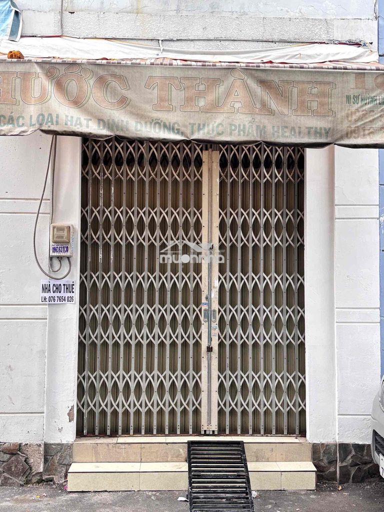 Nhà mặt tiền hẻm rộng, tiện ở kết hợp kinh doanh