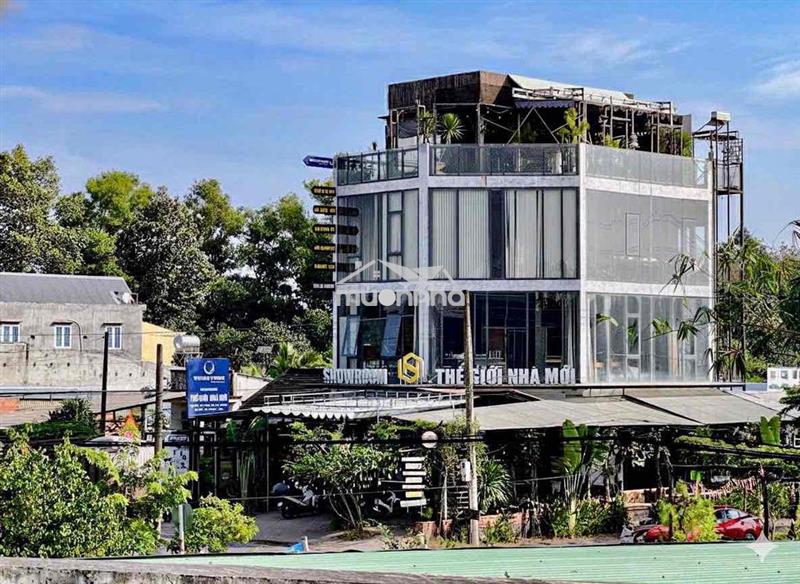 Bán căn showroom đang hoạt động kinh doanh.
