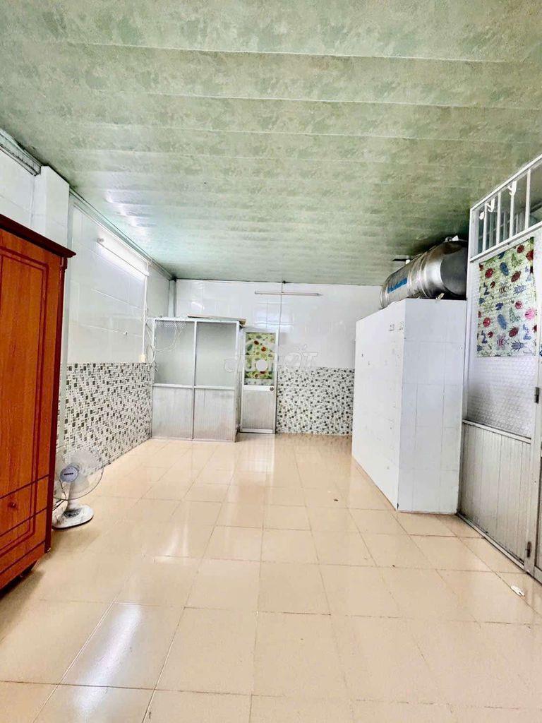 Nhà 3 tầng - 4