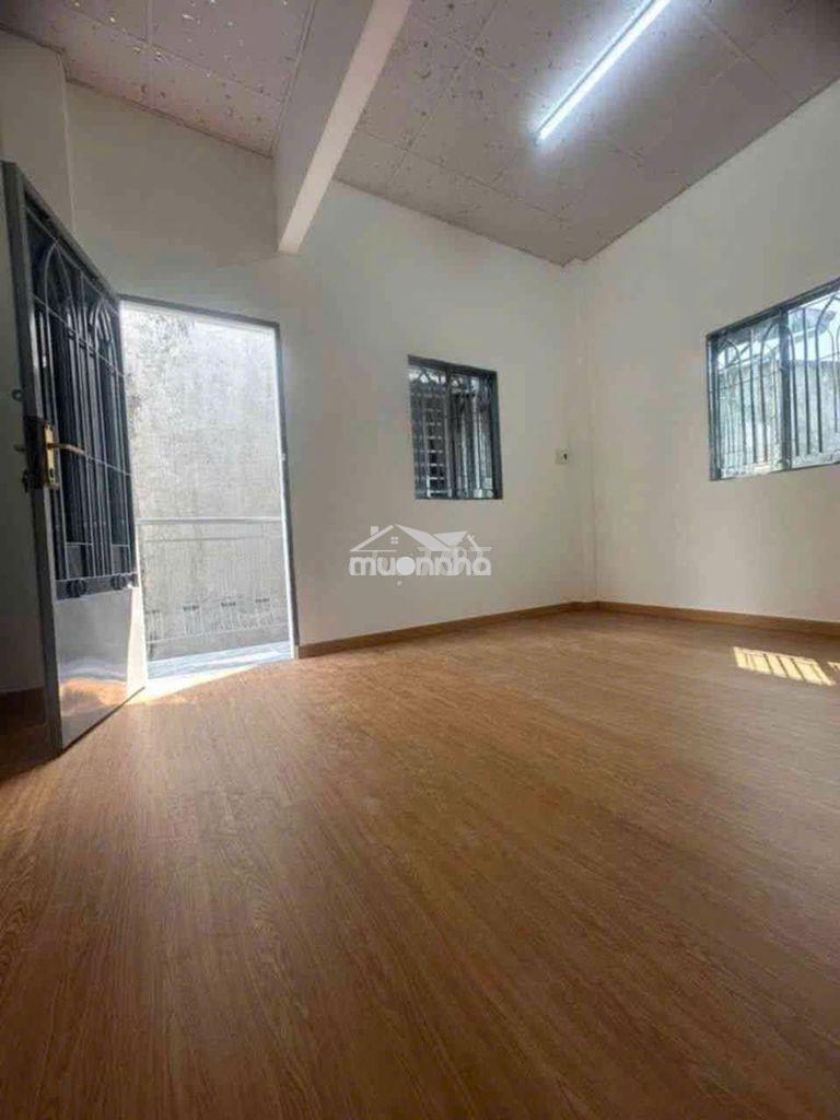 Nhà 2 tầng đường dương văn cam, linh tây, cạnh chợ t.đức ô tô sát bên