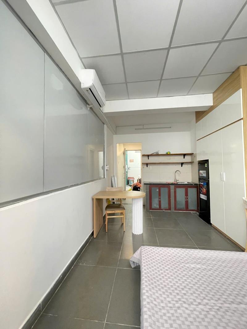 Phòng trọ cho thuê ngay trung tâm quận 1 - đường trần hưng đạo, quận 1 - ban công thoáng - gần bùi viện, đh khoa học tự nhiên tphcm - Ảnh 4