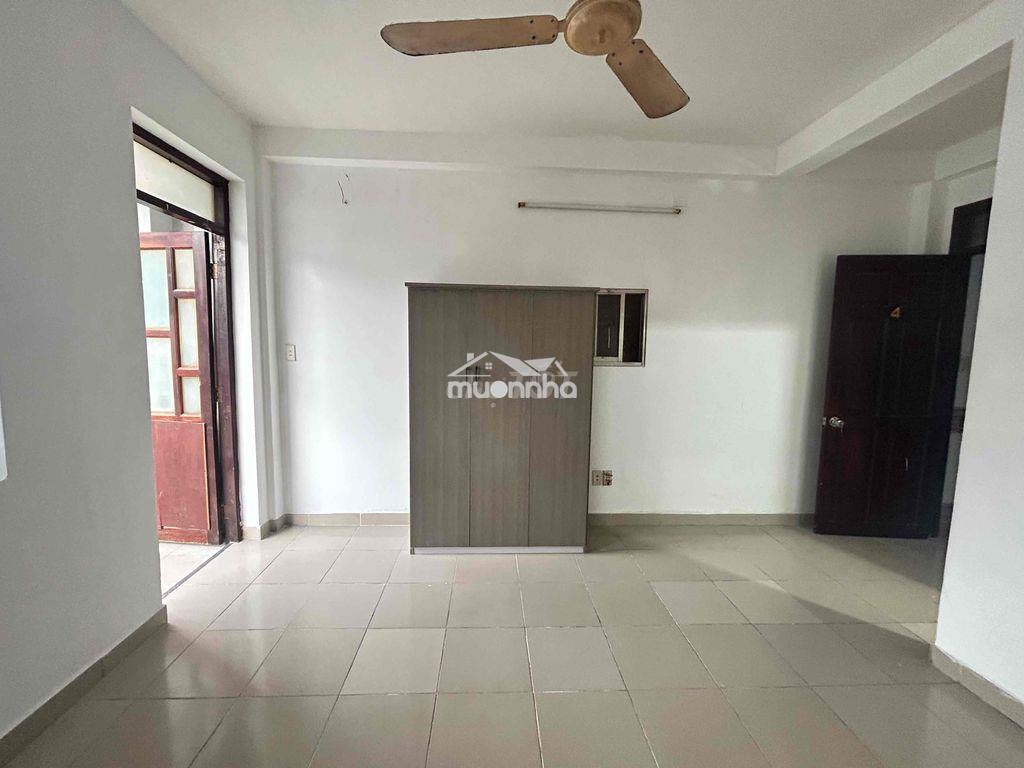 Chính chủ cho thuê - phòng ban công 30m2 - full nội thất - nhận ngay - Ảnh 2