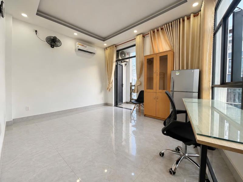 Căn hộ bancon to cửa sổ lớn giáp quận 1 40m2 nguyễn xí bình thạnh