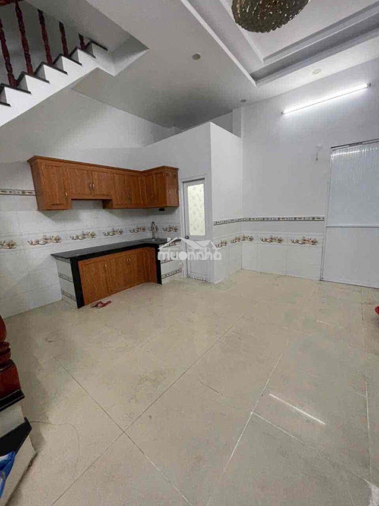 Cho thuê nhà 2 lầu .3 phòng ,3wc hẻm ô tô ngay chợ trần thị cờ.q12 - Ảnh 4