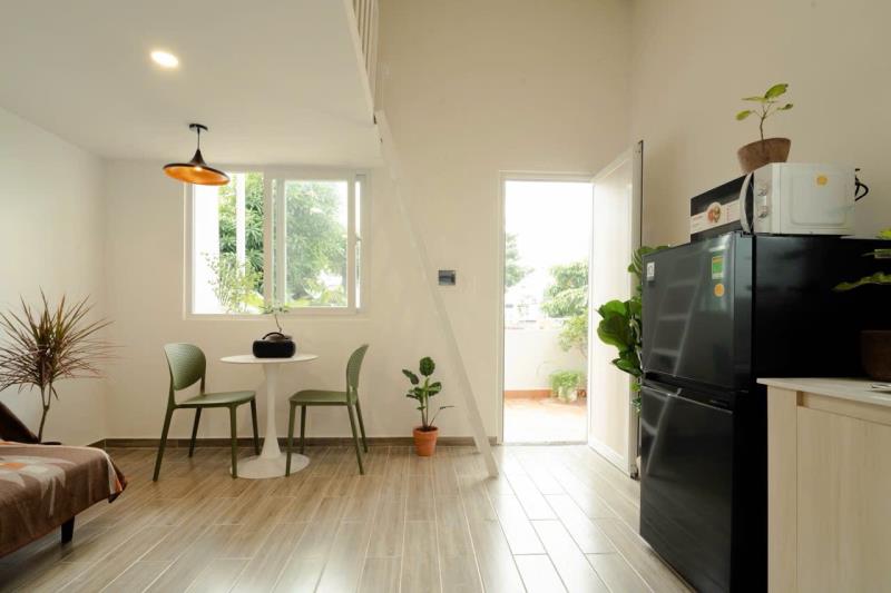 Cho thuê phòng trọ mới gác cao ban công lớn cửa sổ thoáng có sofa full nội thất đường điện biên phủ gần hàng xanh tiện qua quận 1 , quận 2, quận 3 - Ảnh 3