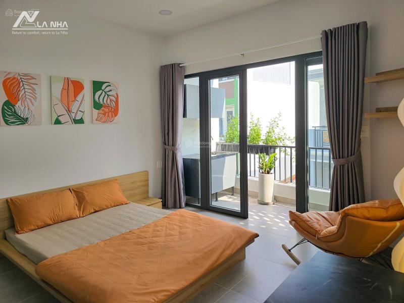 Căn hộ studio ban công full nội thất 35m2 gần etown