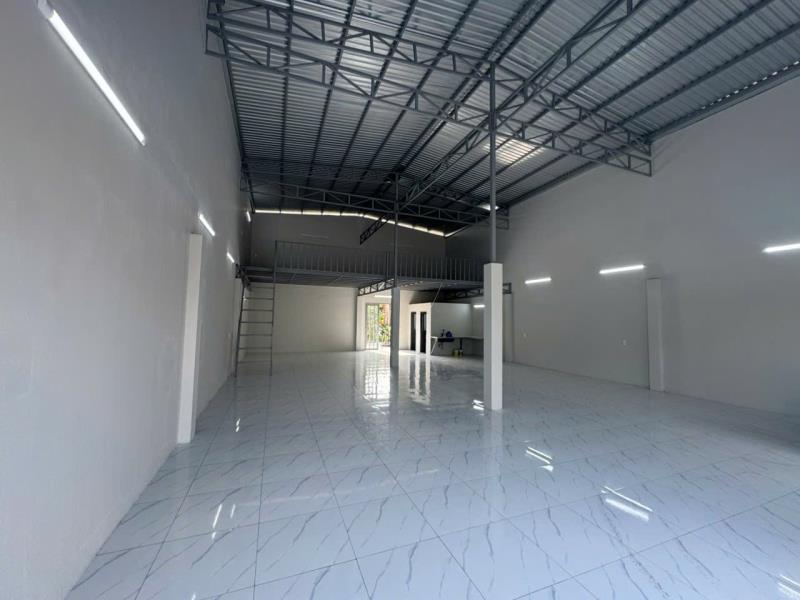Bán nhà kho đường beton xe tải xã vĩnh lộc b, bình chánh dt 261m2 ( 214m2 thổ) giá 8 tỷ - Ảnh 2