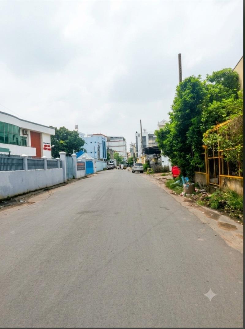 Bán gấp nhà tên lửa, bình trị đông 4 × 17.5 - 5 tầng 6pn đường 6m