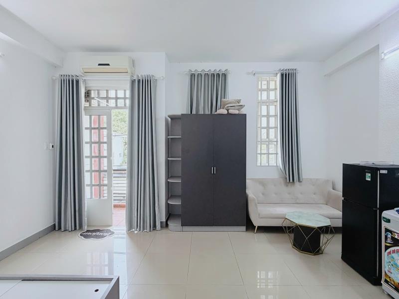 Cho thuê căn hộ có ban công rộng và cửa sổ lớn full nội thất đường trần huy liệu quận phú nhuận, sát q1, q3 - Ảnh 2