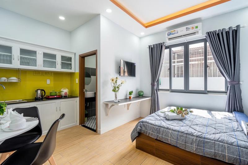 Cho thuê căn hộ có cửa sổ lớn thoáng full nội thất gỗ đường đinh bộ lĩnh quận bình thạnh, sát bế xe miền đông, quận 1 - Ảnh 2