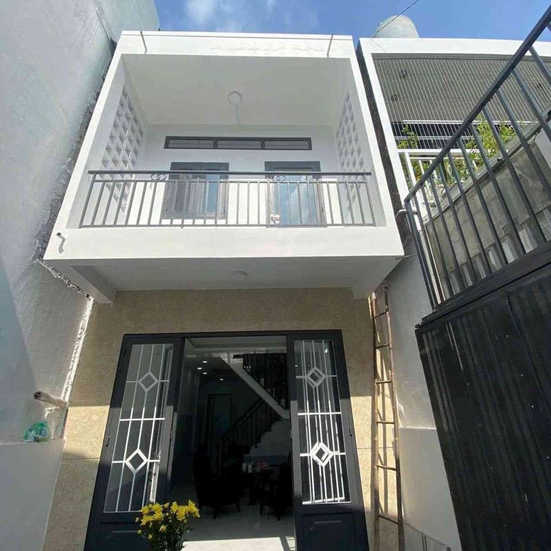 Nhà bán phan văn trị 60m2, 2 tầng gần emart 