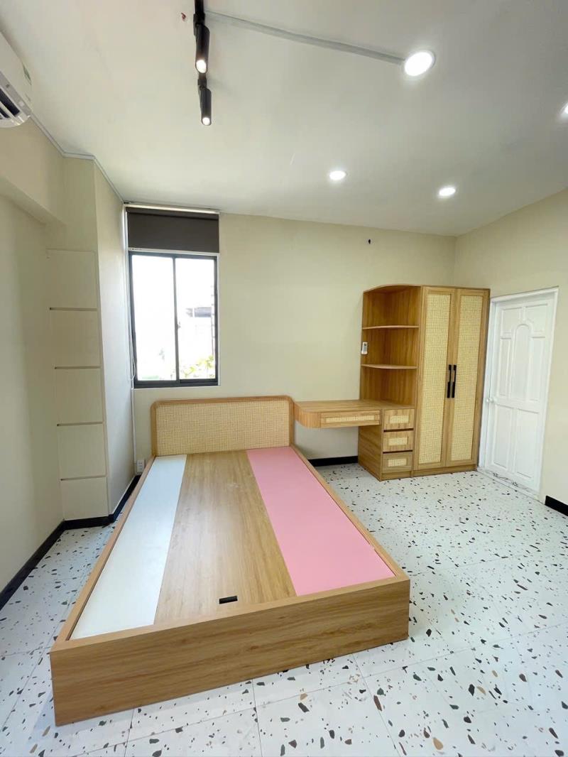 Cho thuê phòng ban công, máy giặt riêng 35m2 đường hoa khu phan xích long gần bờ kè, q1 - Ảnh 4