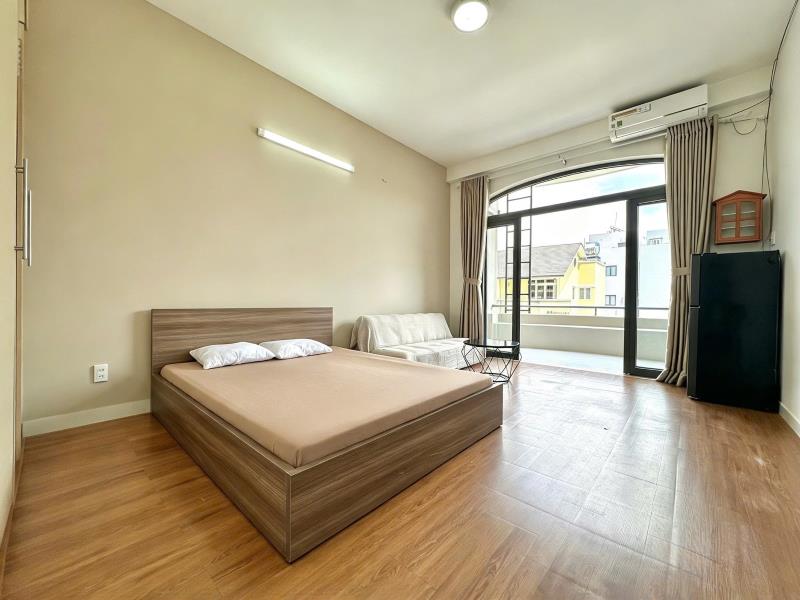 Cho thuê căn hộ tách bếp full nội thất, ban công lớn – nguyễn gia trí, bình thạnh | ngay hàng xanh, gần quận 1, uef, uth, ftu2