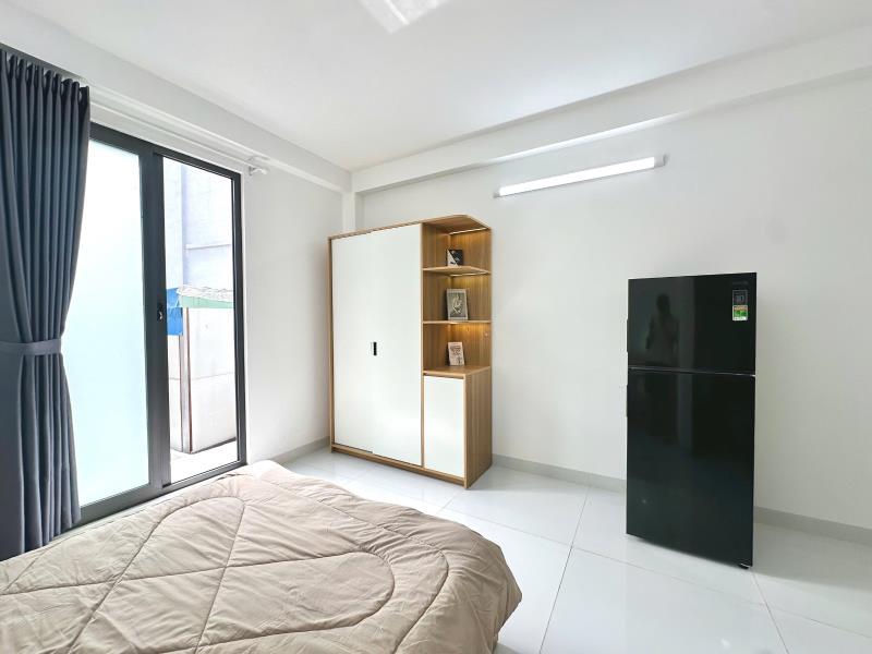 Cho thuê căn hộ 35m - full nội thất, có ban công, máy giặt riêng - gần hàng xanh, giáp quận 1