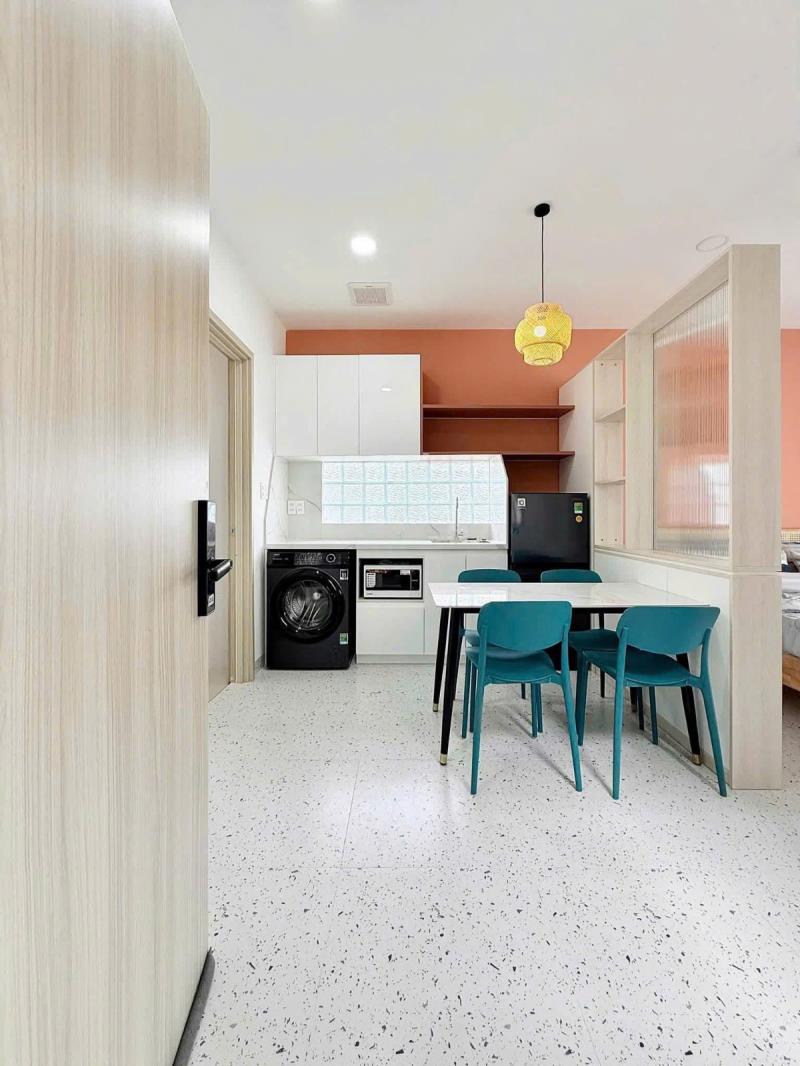Căn hộ dịch vụ 40m2 ban công tone sáng full nội thất, máy giặt riêng gần phan xích long đường phan tây hồ - Ảnh 4