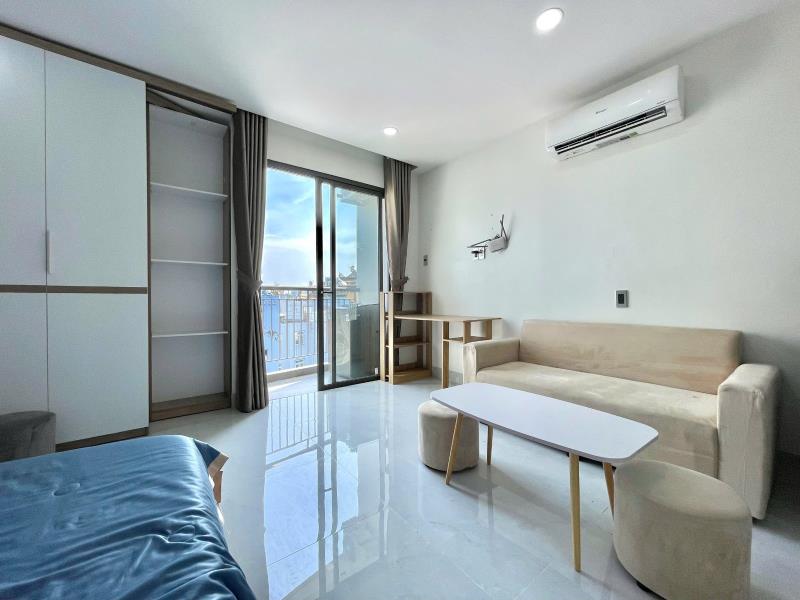 Phòng ban công siêu rộng - toà nhà thang máy - phan đăng lưu tiện về quận 1, 3 - Ảnh 2