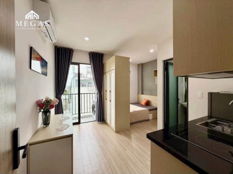 Cho thuê phòng - 35m2 có ban công tone sáng full nội thất - ngay tại hoàng sa, bình thạnh gần chợ bà chiểu và giáp với quận 1, quận 3