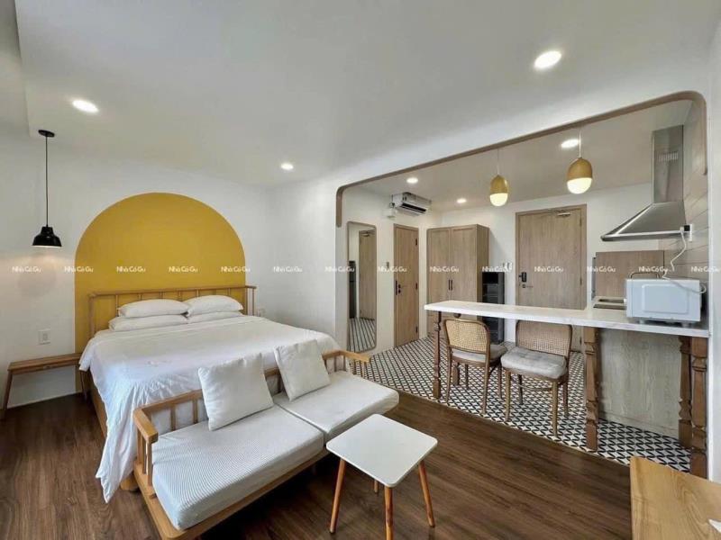 Căn hộ studio thích quảng đức phú nhuận 40m2 tách bếp quầy bar, cửa sổ vòm thoáng, full nội thất xịn. gần phan đăng lưu, hoàng hoa thám, công viên gia định, 5p tới sân bay, tiện qua quận 1, quận 3.