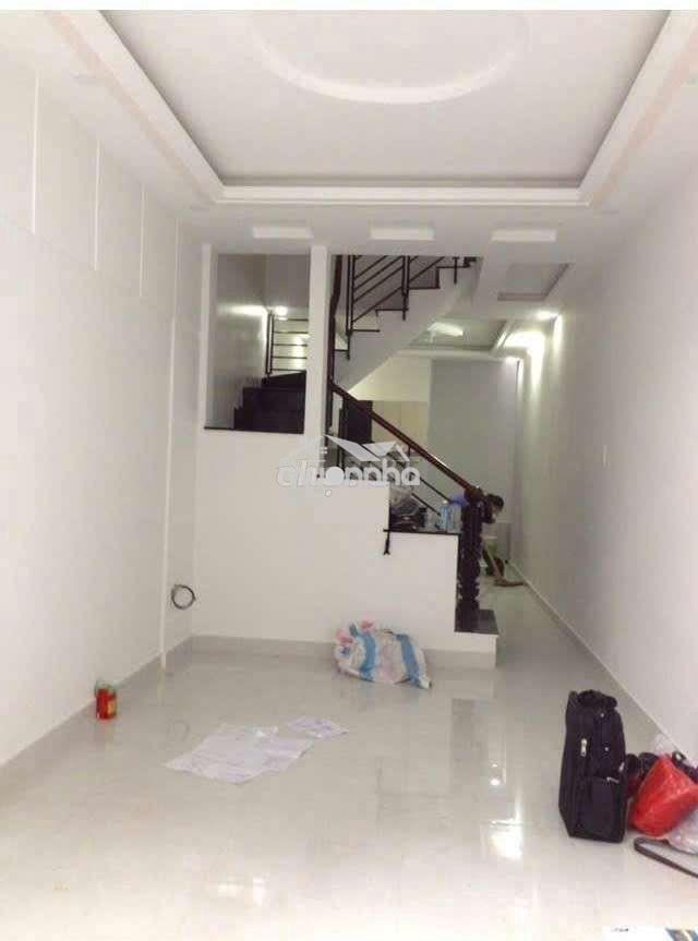 Cho thuê nhà 2pn 2wc ngay chợ phạm văn bạch 