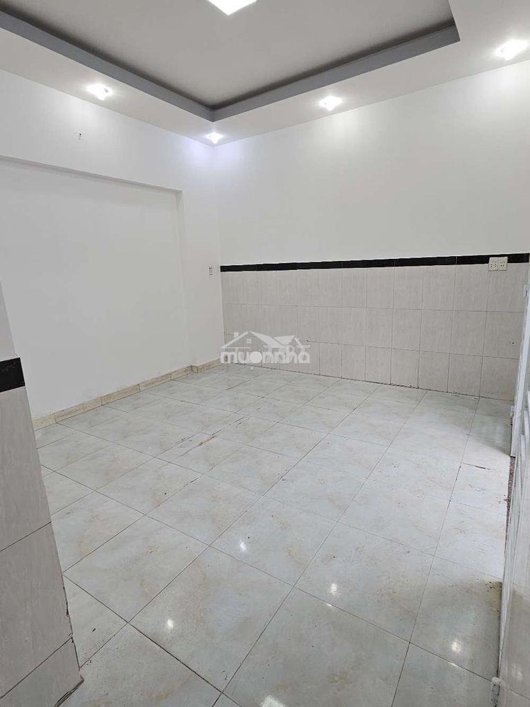 Nhà rộng hẻm 1 xẹc gần mặt tiền liên tỉnh5 