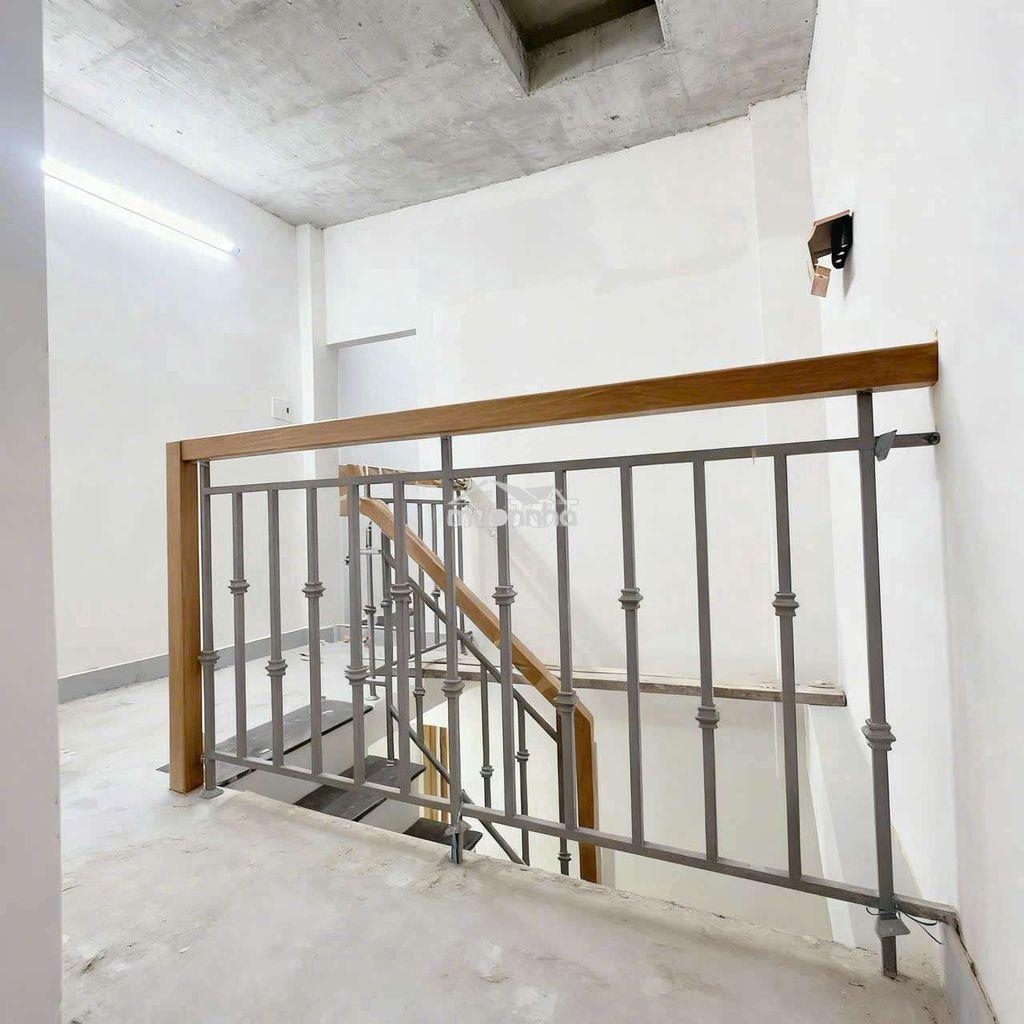 Cho thuê nhà nguyên căn hẻm đường hoàng diệu, quận 4 - Ảnh 2