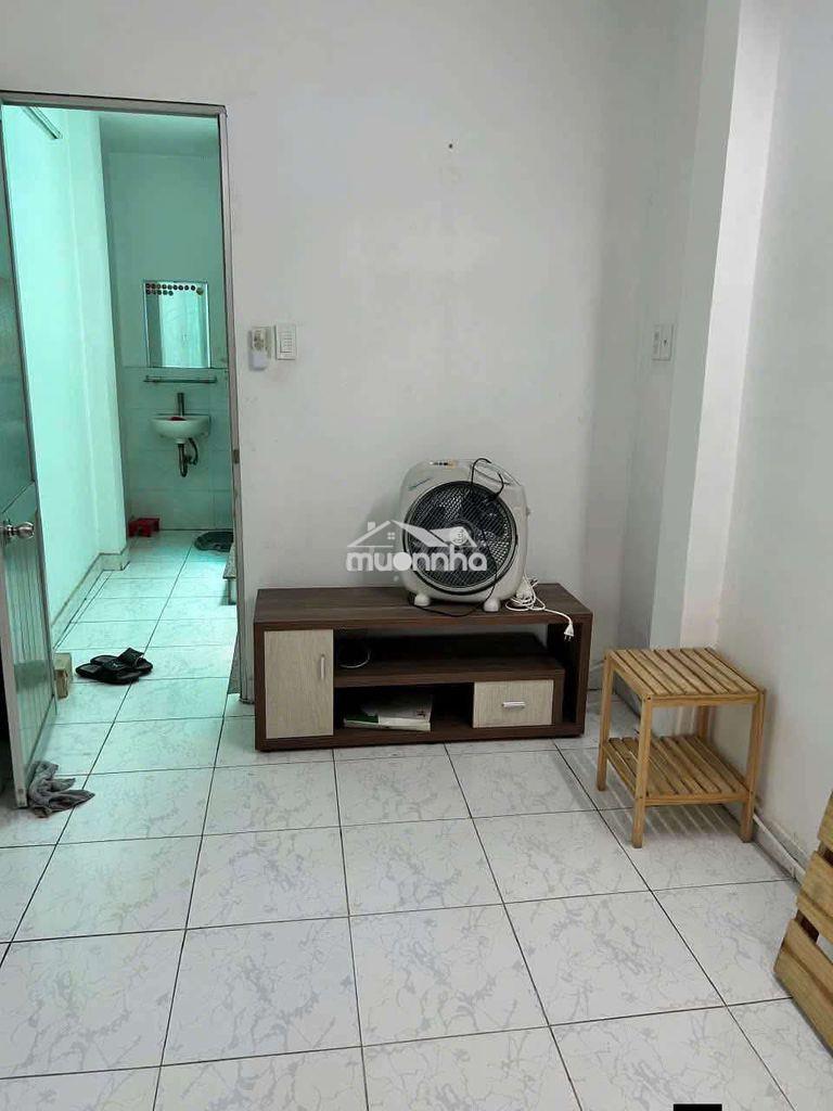 Cho thuê nhà nguyên căn ngay cmt8, q10, giá 13tr - Ảnh 4
