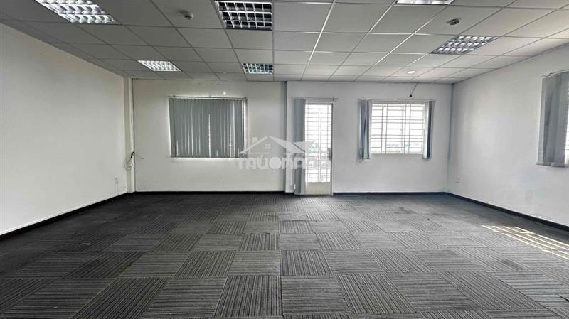 Văn phòng 70m2 cmt8 q3 - ngăn sẵn phòng họp