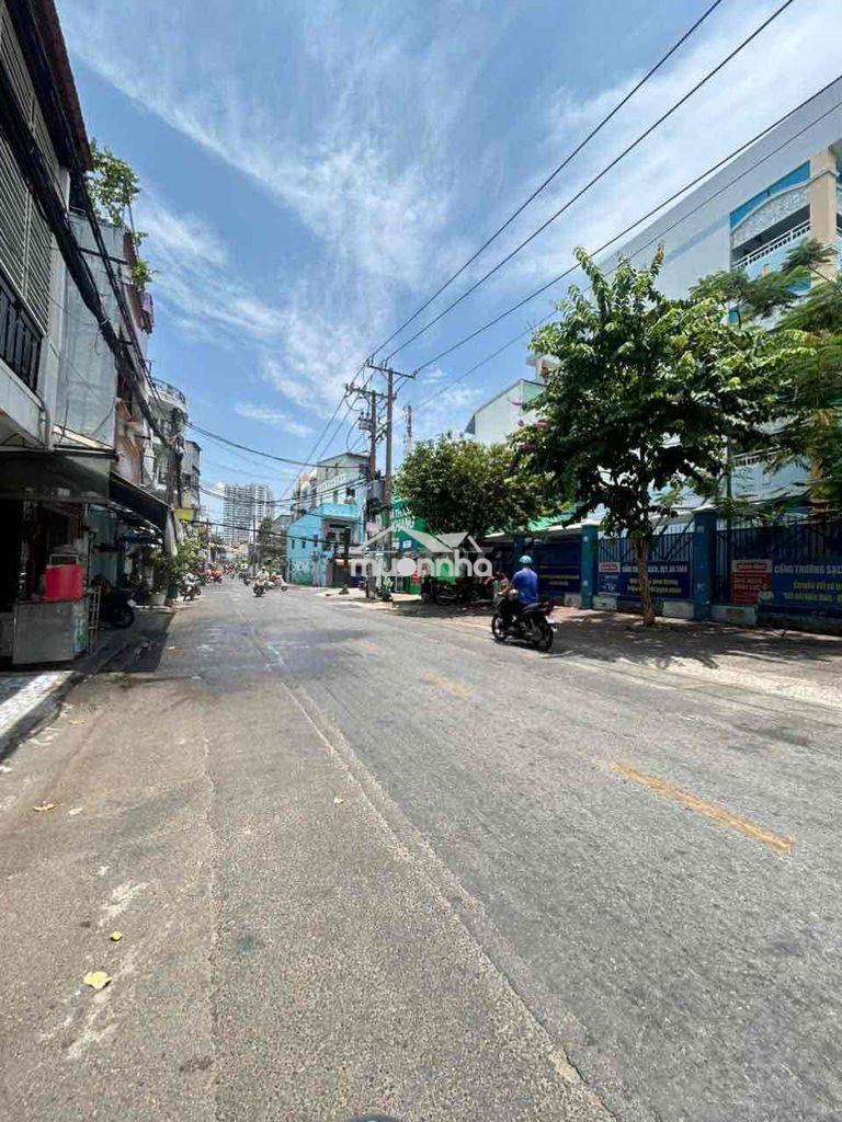 Nhà hiếm quận 11 - khu vực tiện ích đầy đủ