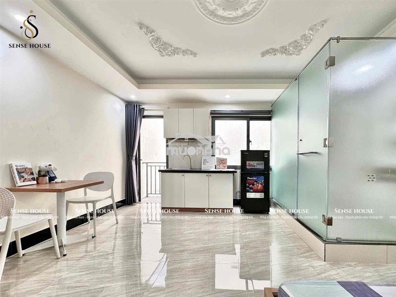 Phòng studio siêu rộng, ban công tại khu bàu cát, bảy hiền, tân bình