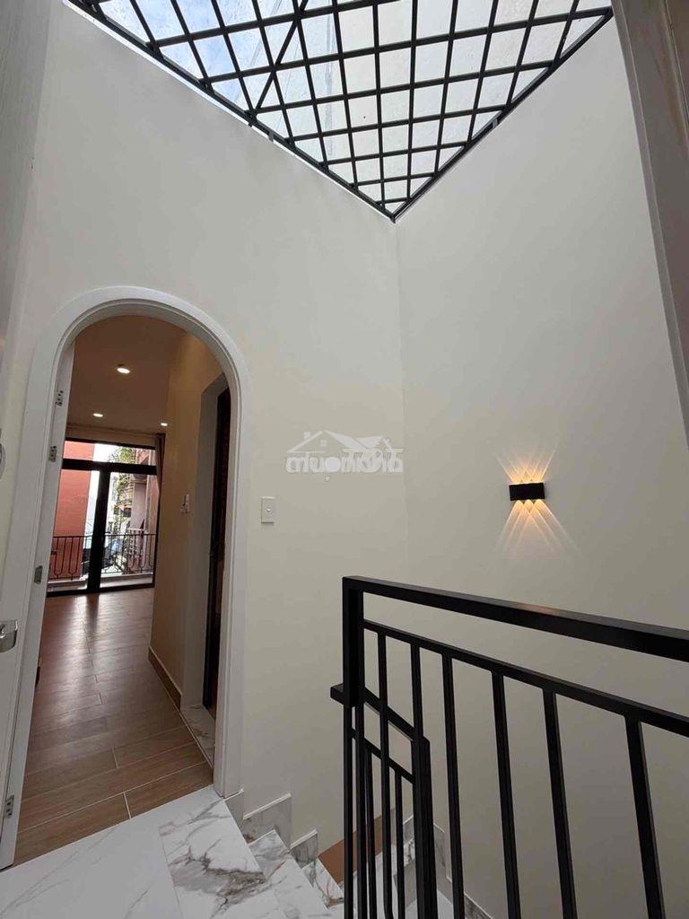 Bán nhà 35m2 đường hoàng diệu trung tâm phú nhuận