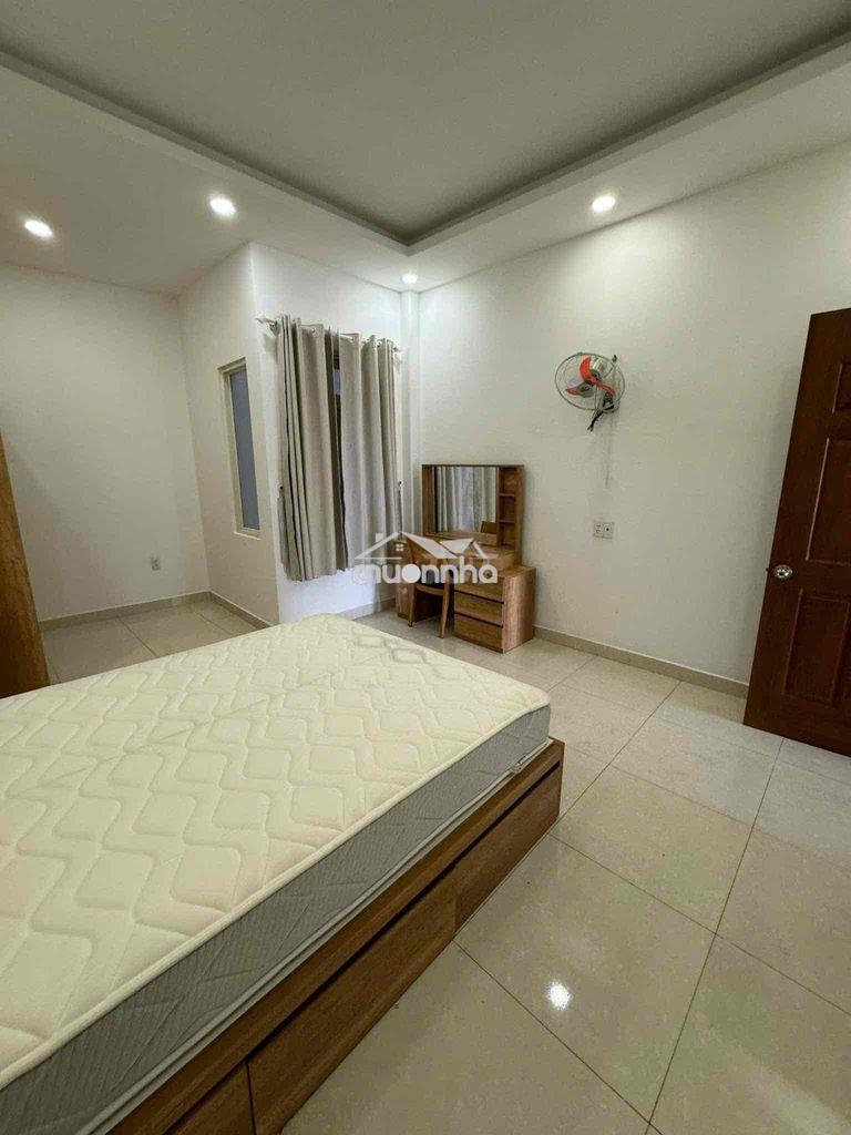 Nhà có sân xe hơi 2 lầu có máy lạnh gần kcn cao q9 - Ảnh 4