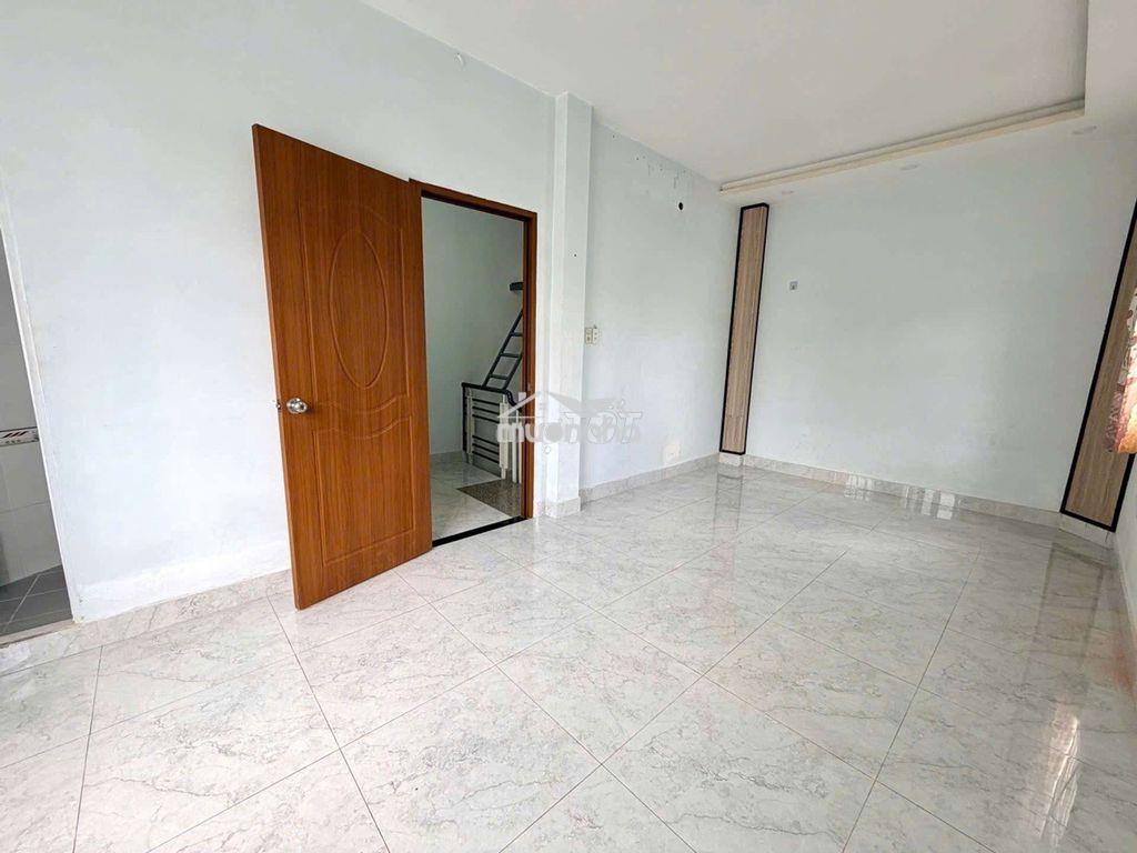 Nhà lô góc thoáng mát, 3 tầng 4m x 10m - gần hẻm xe tải nhỉnh 4,5 tỷ - Ảnh 4