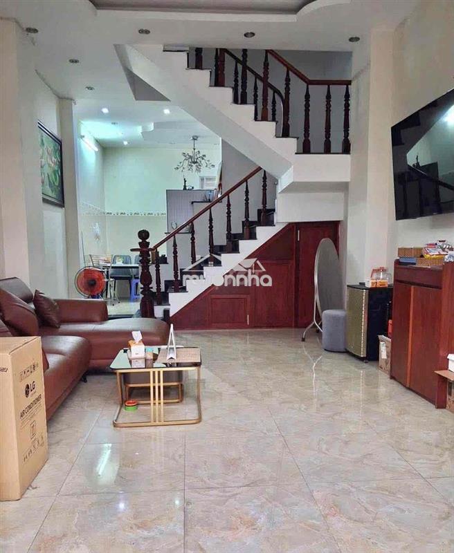Cho thuê nhà 2 lầu 4pn 3wc hẻm xe hơi giá 13tr