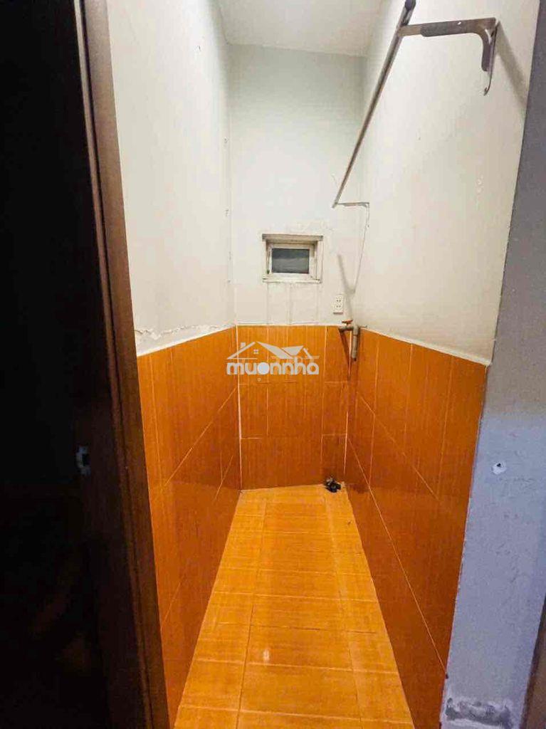 Nhà 1 trệt 1 lầu 2pn 2wc hẻm xe hơi gần chợ thủ đức - Ảnh 3