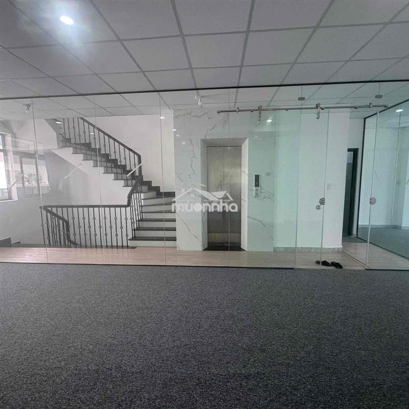 Cho thuê văn phòng 7x17m tại vạn phúc city