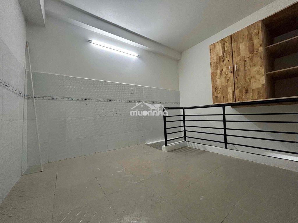 Phòng 1 trệt 1 lầu ban công rộng 40m2 gần new saigon tiện về quận 7 - Ảnh 4