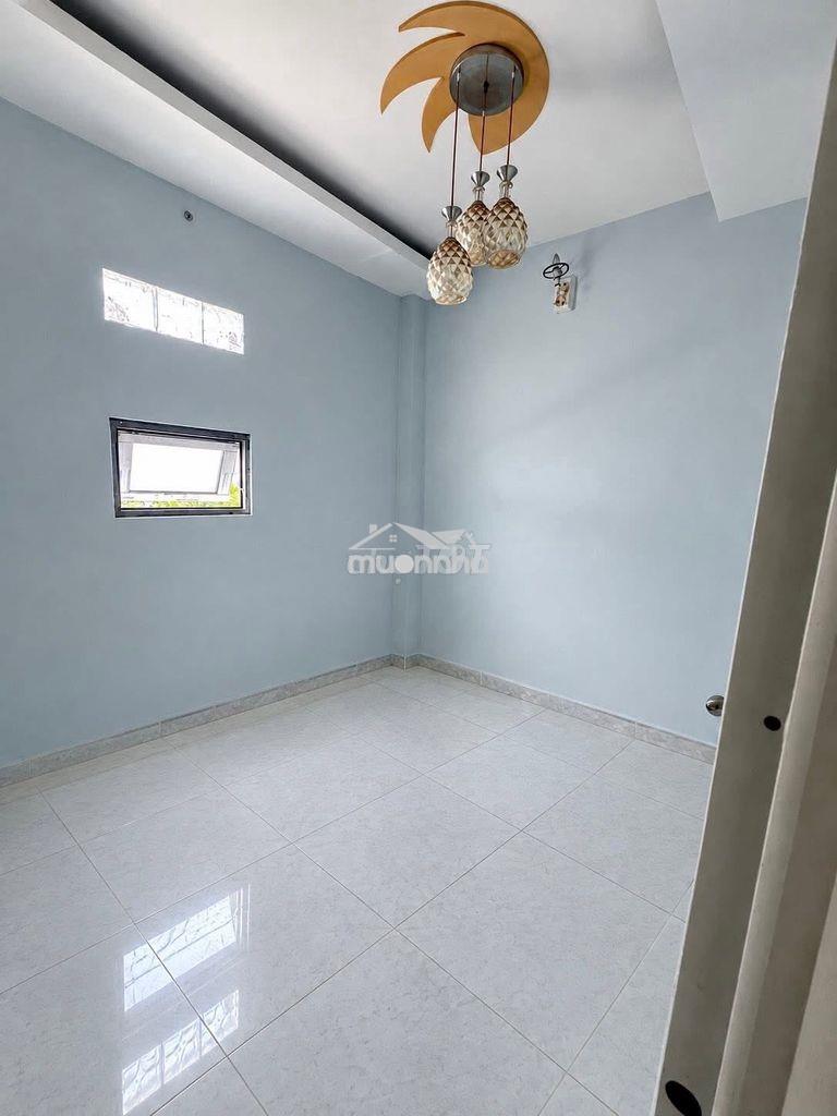 Cho thuê nhà 2 lầu giá rẻ hẻm đường bùi văn ngữ p. hiệp thành q12 - Ảnh 3