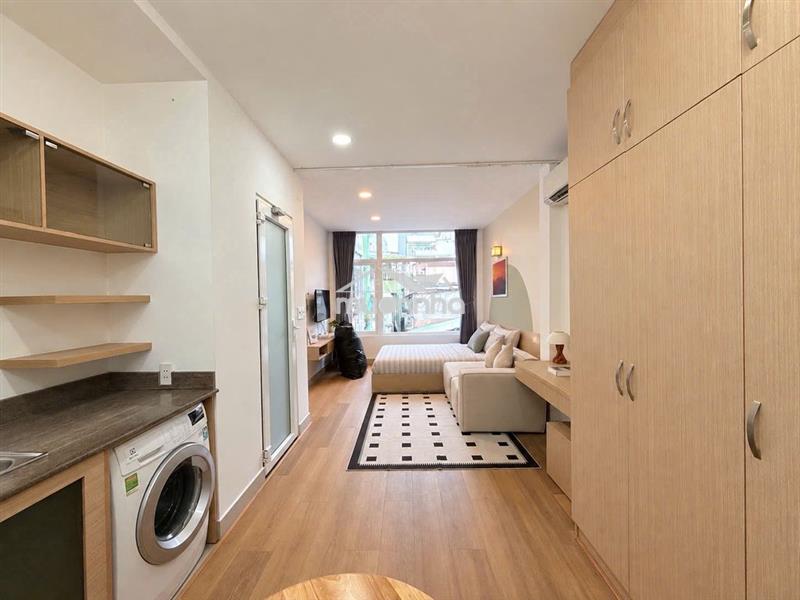 Trống sẵn 1pn studio - full nội thất - cửa sổ - ngay vòng xoay dân chủ